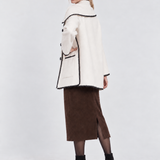 Nellie | Cappotto a Mantella in Lana con Profili a Contrasto