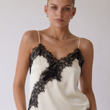 Maeve | Top in raso con bordo in pizzo