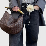 Gerda | Borsa intrecciata con manico dorato